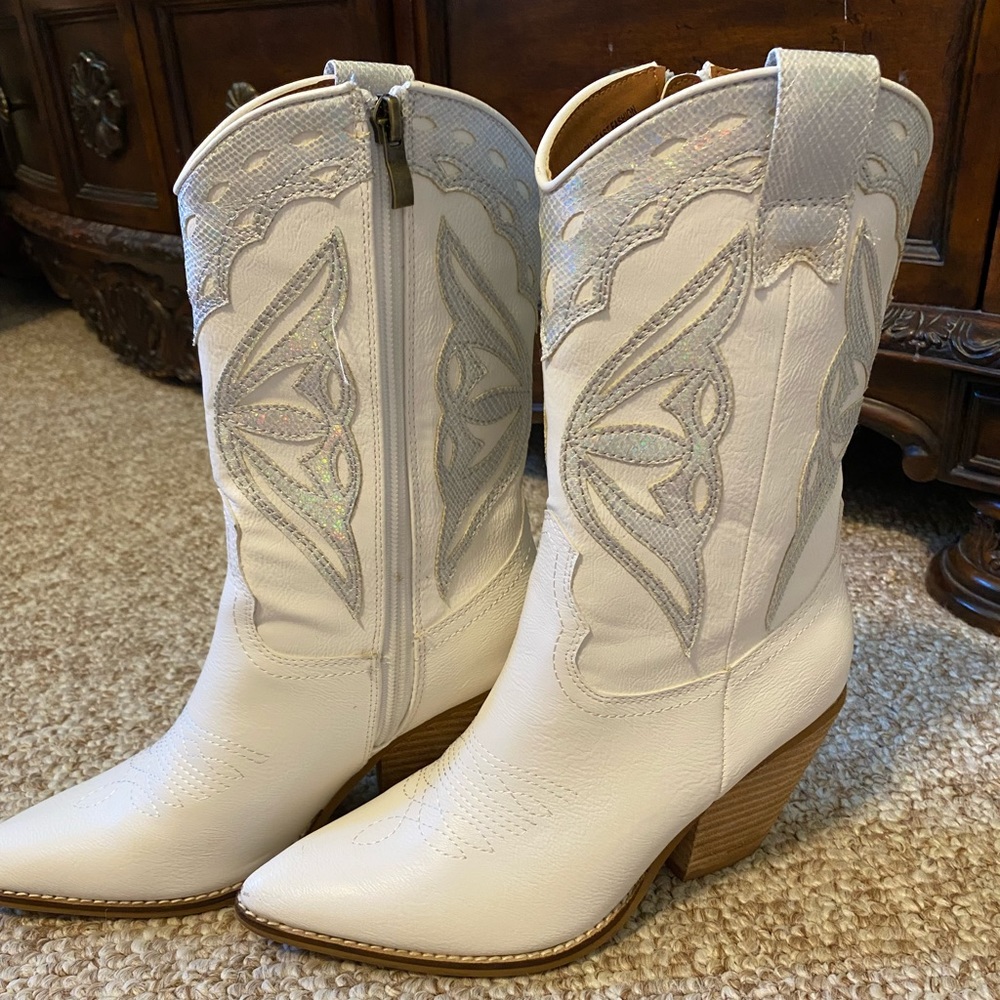 Beast white western boot